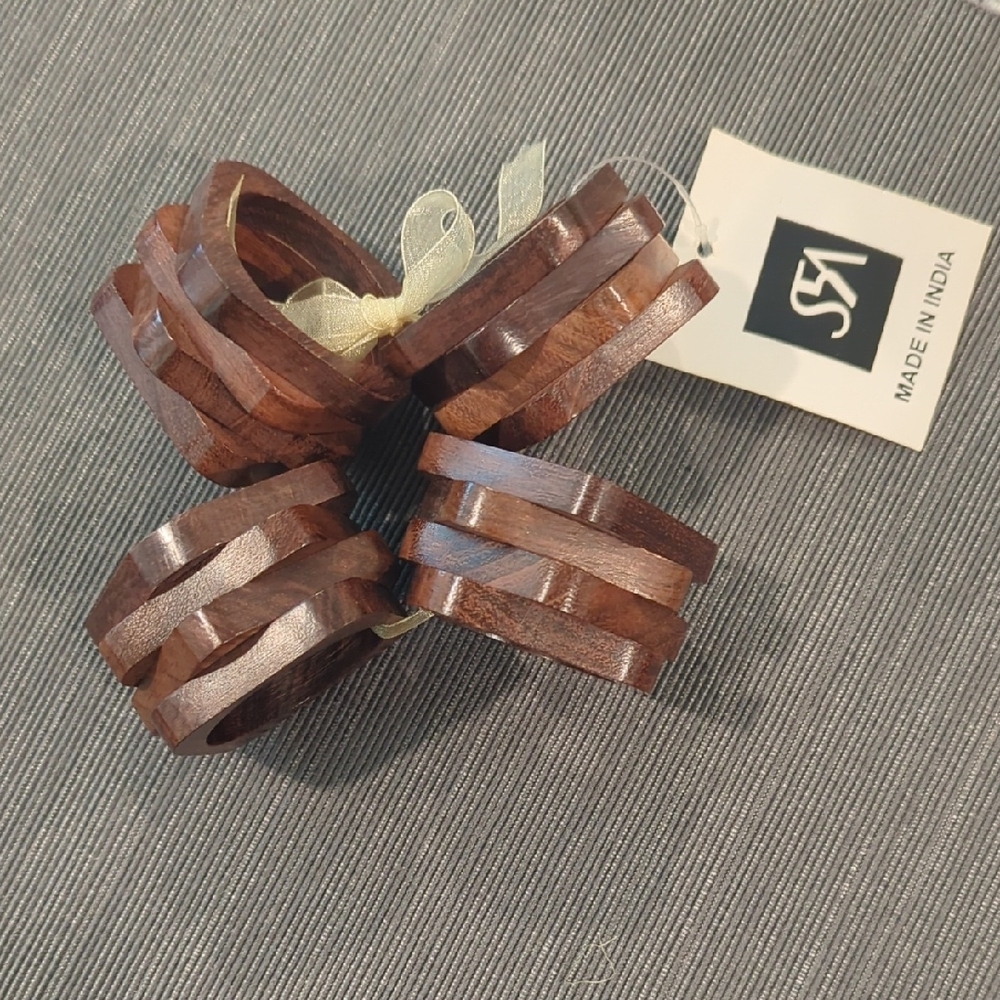 Napkin Rings By Saks Fifth Avenue Set Of 4 Brown Wooden